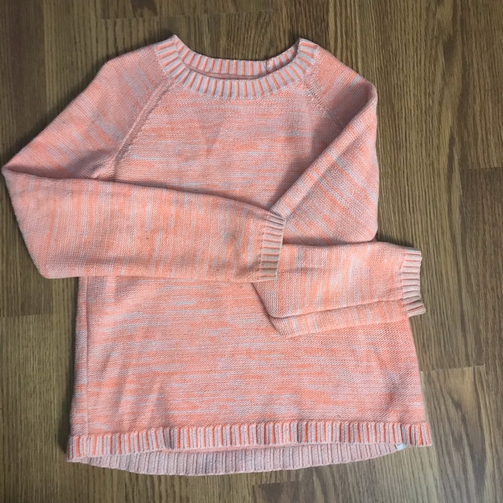 Orange children’s sweater. Size M.